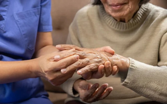 Dr.Manisha-Bhochhibhayo